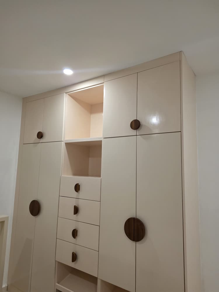 Dressing suite parentale — ivoire & noyer — 1